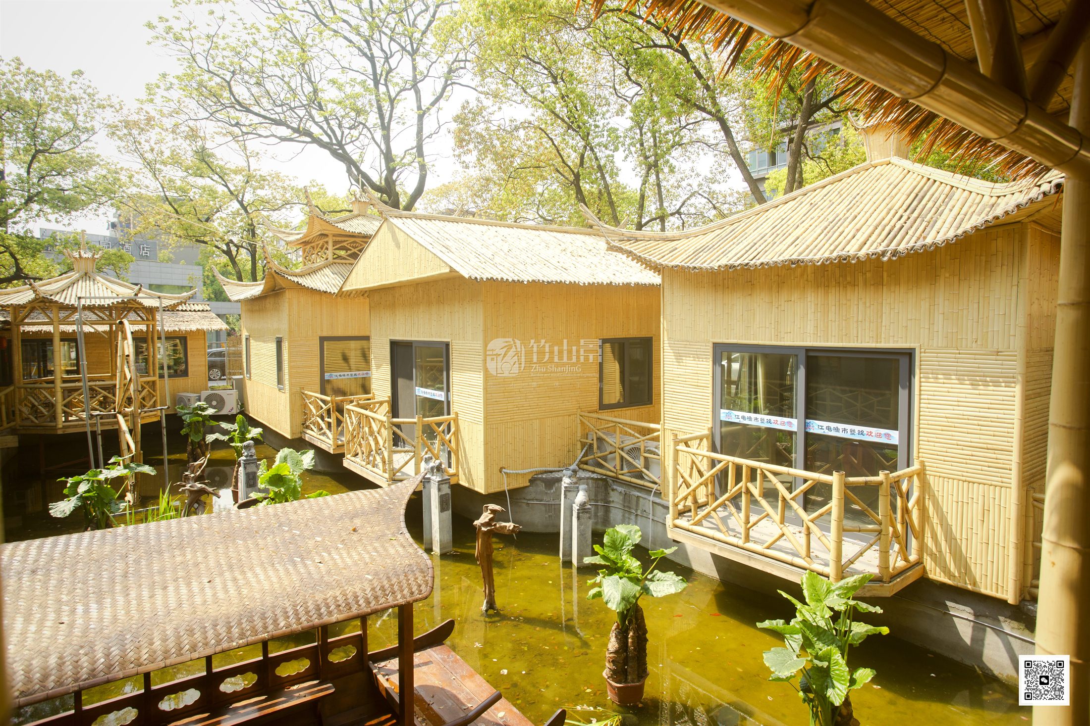 南昌饭店竹屋竹栏杆和水上平台