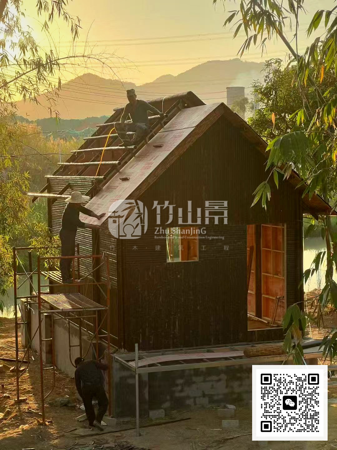 竹屋屋面施工现场